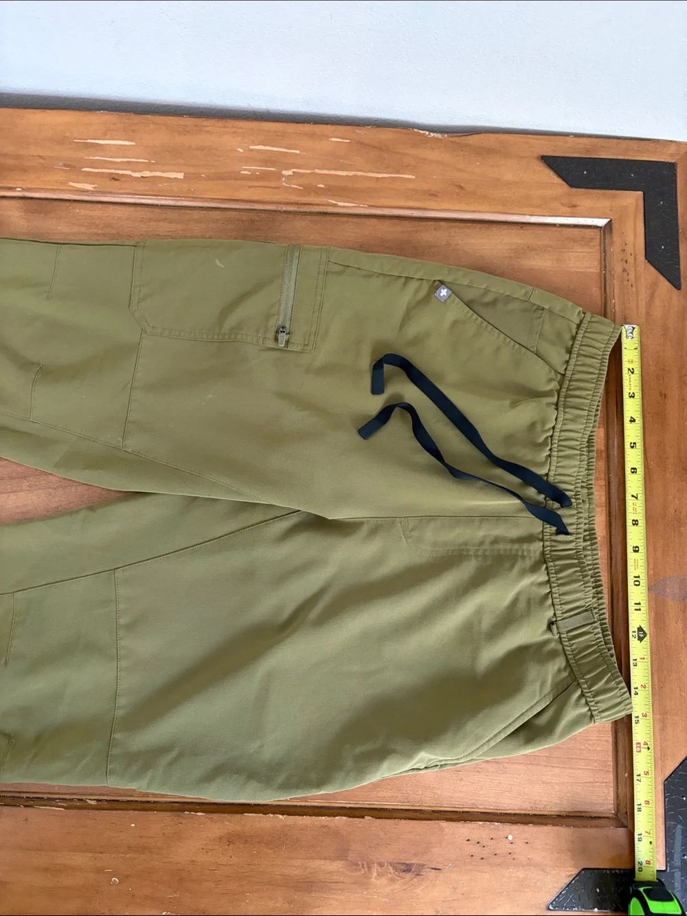 Figs Olive Jogger Scrub Pants with Black Drawstring Size Medium